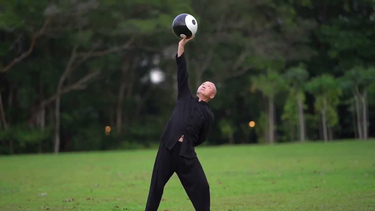 Taiyi Taiji Ball Routine 2 | Bagua Formation, Footwork & Combat Meaning太乙太极球第二套套路｜多人八卦阵与单人演练解析
