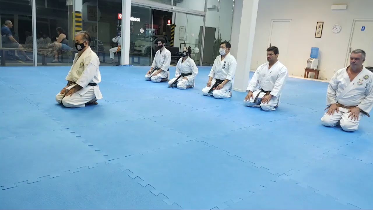 Um treino no Dojo Muryokan Karate-Do Tridimensional-SAGARA RYU | Helio Arakaki Sensei
