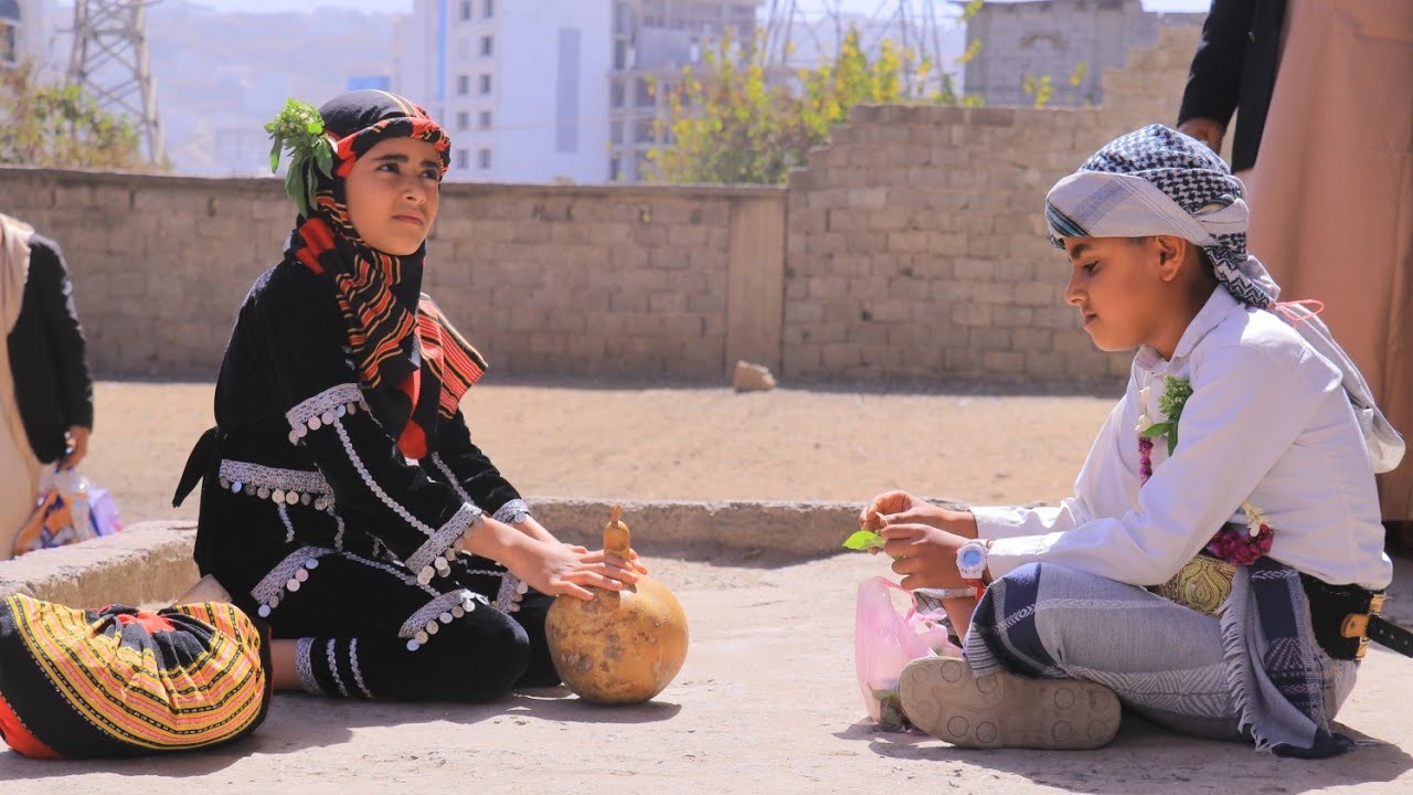 اشتي ذهب واشتي ثياب اداء رائع من الطالب زيد مروان والطالبة مروه مروان ( مجمع المنصوب التربوي )