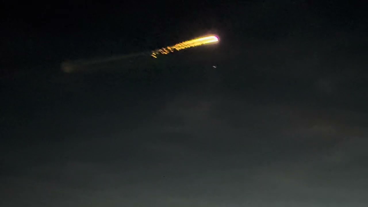 SpaceX Falcon9 launch during Night Airshow #buckeyeairfair 