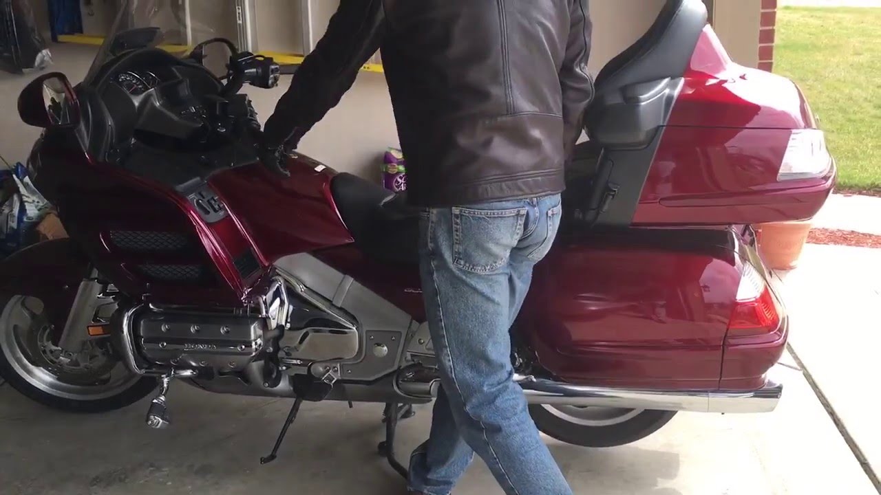How to put Goldwing on center stand