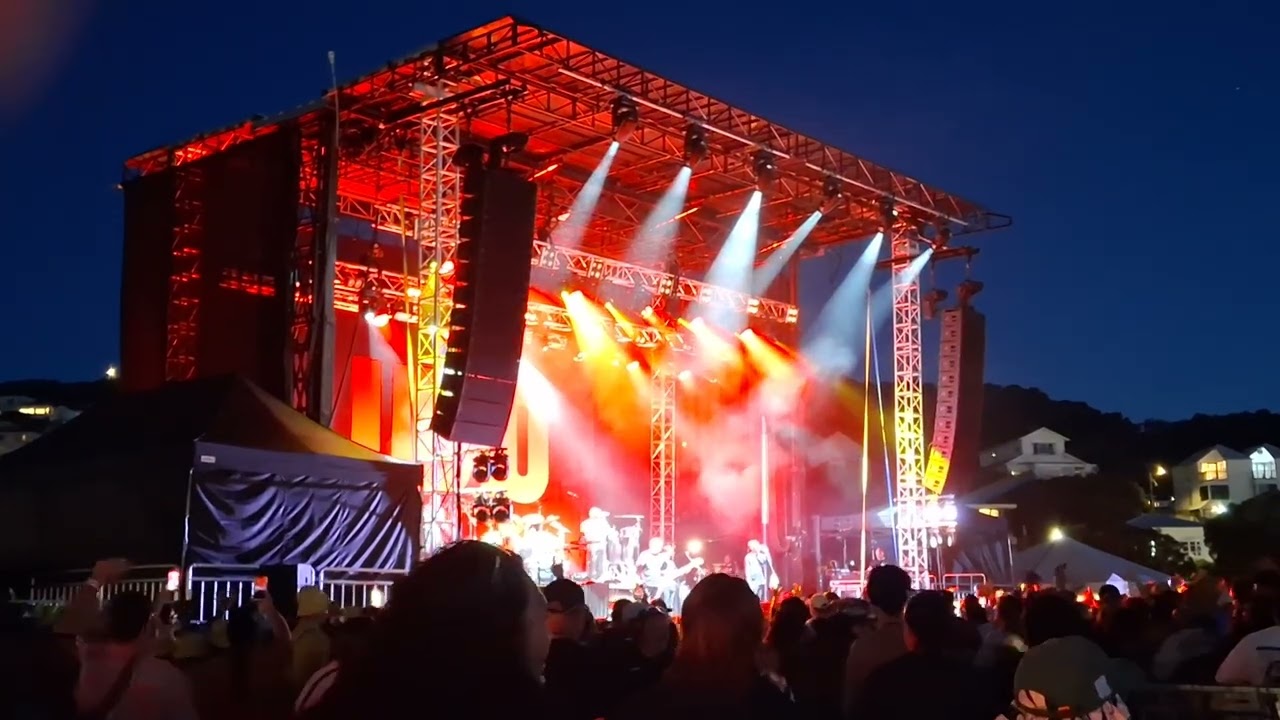 UB40~ft. Ali Campbell~Maybe tomorrow~Kingston Calling Wellington NZ