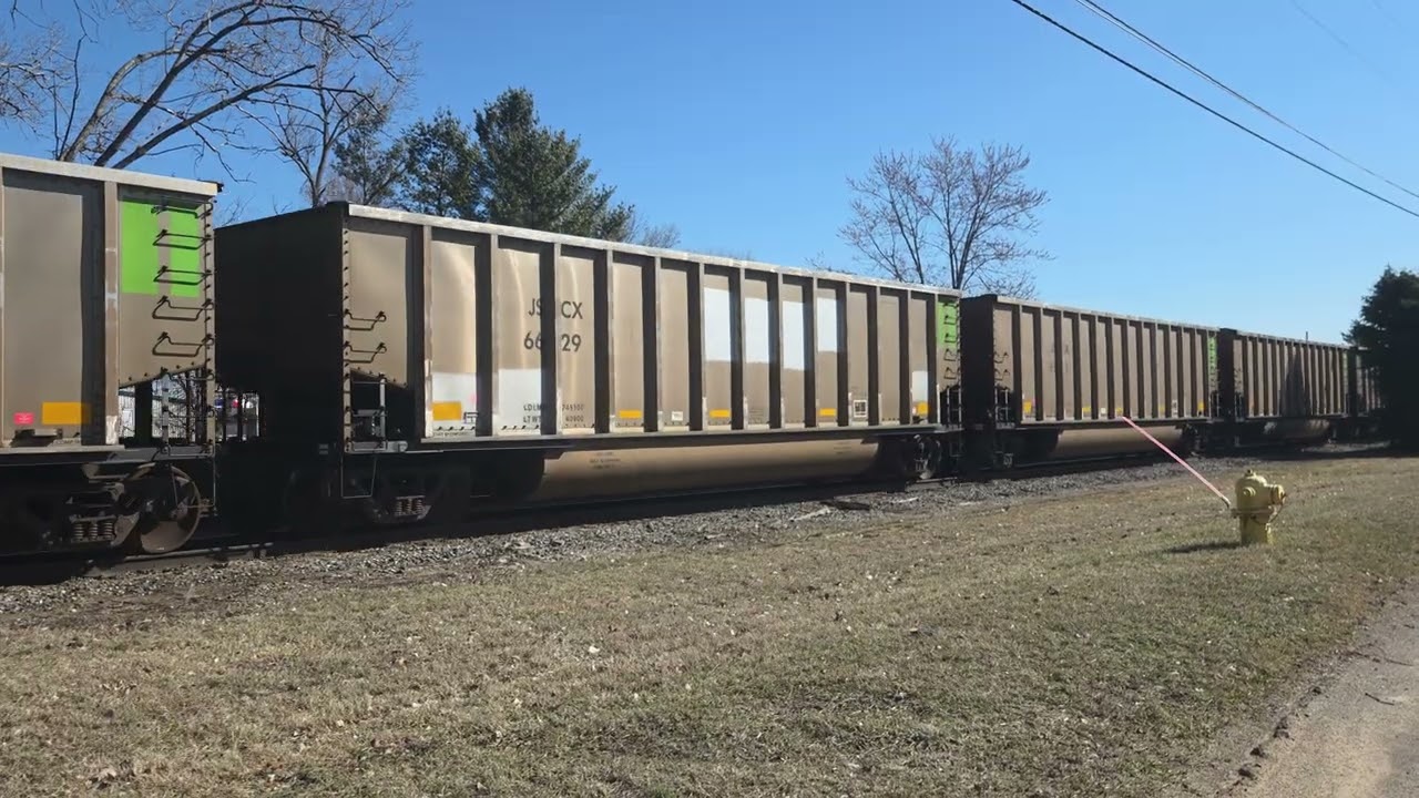 CSX LC800 coming out of Waverly Yard in Holland MI going to Port Sheldon MI with a load of coal 