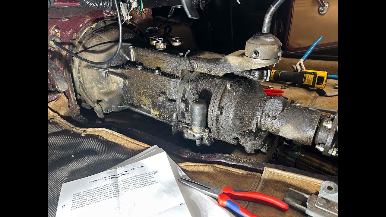 Triumph TR6 Gearbox/Transmission Removal