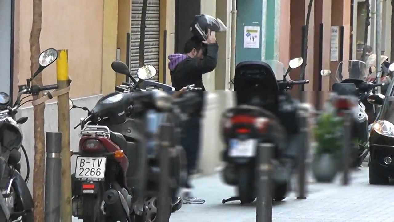 Detectives en acción. Investigación y seguimiento - Private Investigator follow up in action