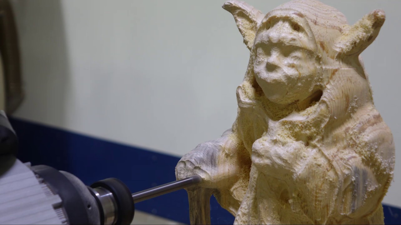 Ugly Tree Stump Turned Into Yoda Statue With a Kuka 6-axis CNC Robot