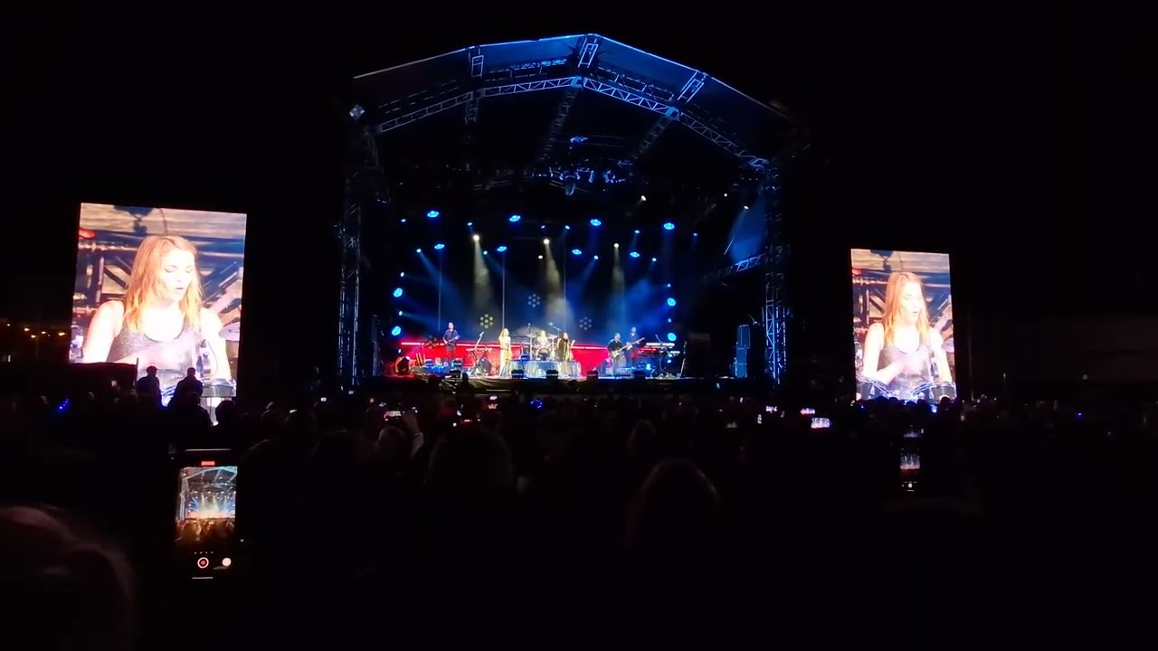 The Corrs intro and Only When I Sleep at Bribie Island