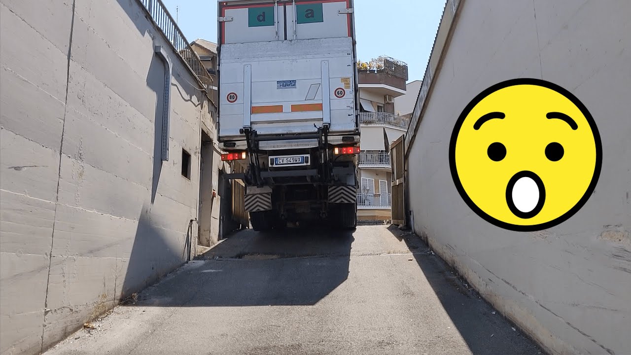 MANOVRE IMPOSSIBILI CON CAMION! AUTISTA UN VERO FENOMENO