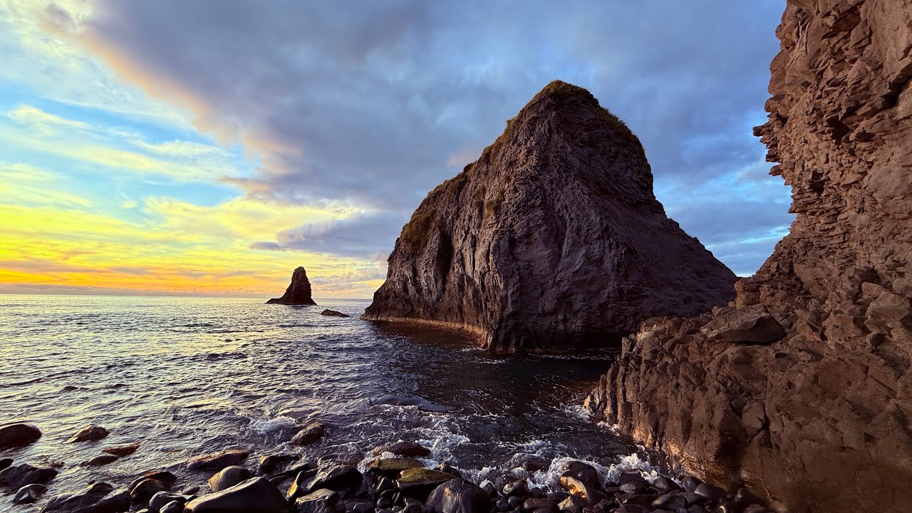 Tristan da Cunha island : The «Bluff » and the «Hardies »
