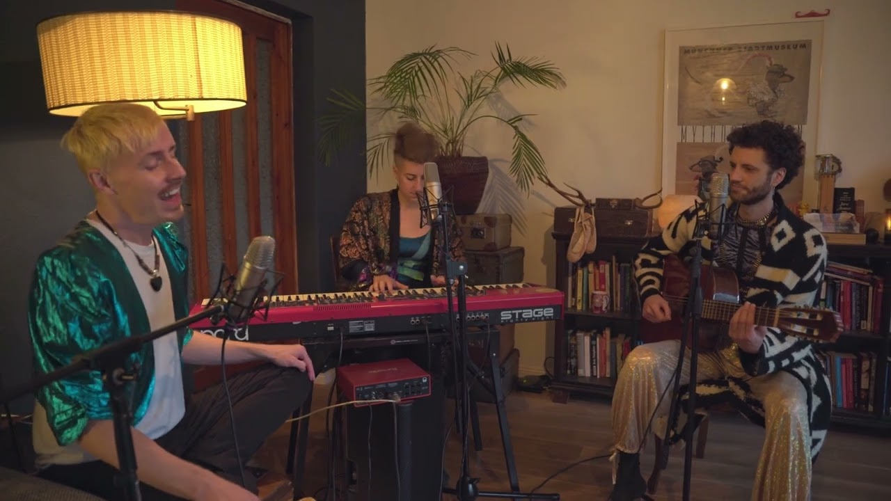 CAPwoohoo    - No Diggity / Wicked Game / You got the Love Mashup