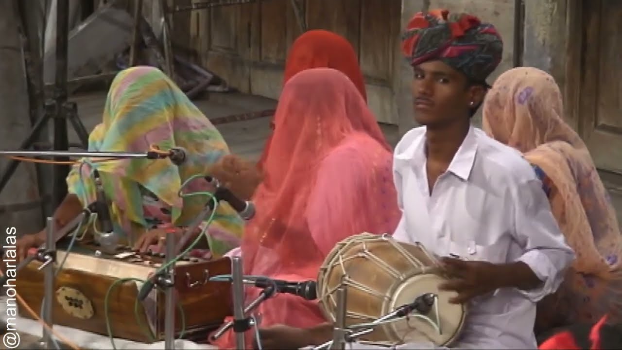 Smt. JAMILABAI & PARTY IN DHINGA GAVAR FESTIVAL: SONG NIMBOLI