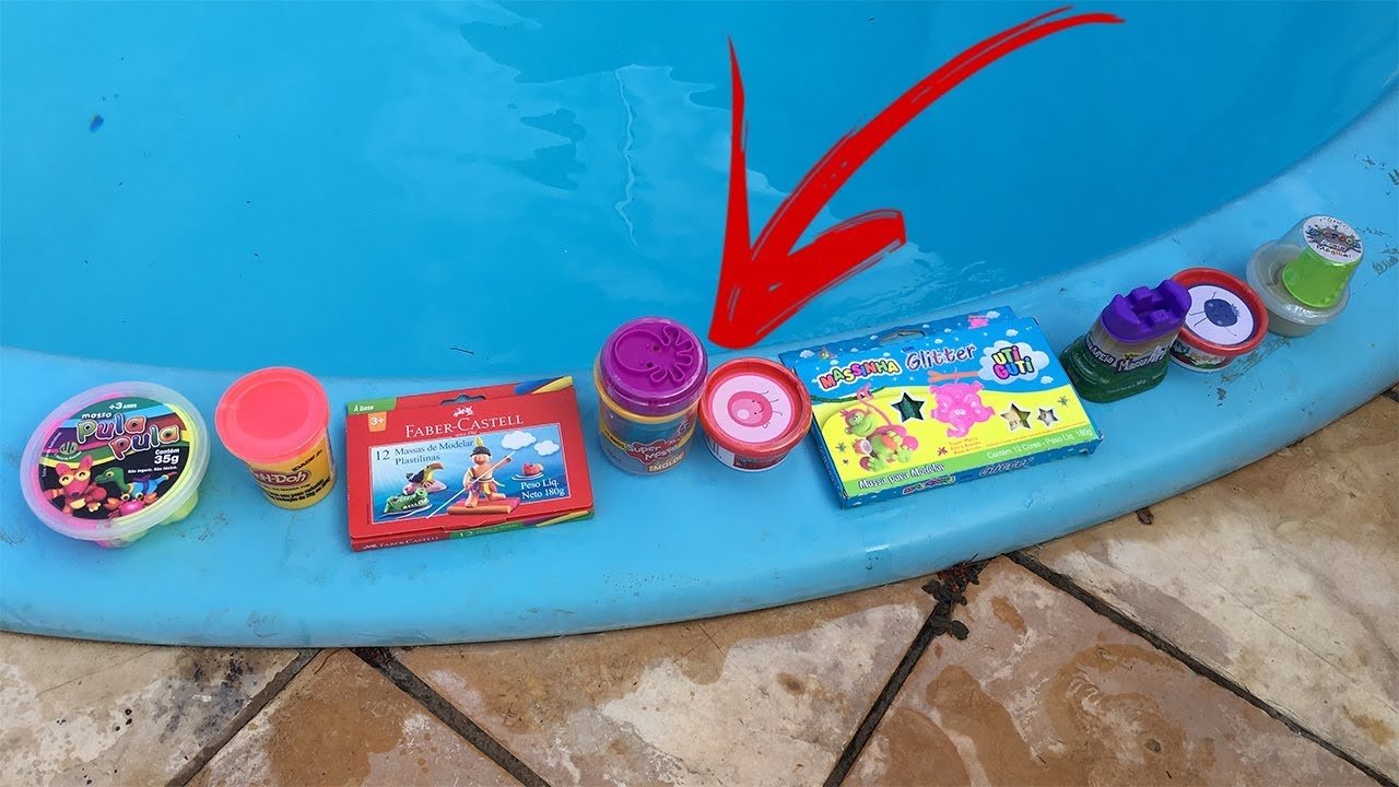 ABRINDO E MISTURANDO TODAS AS MASSINHAS DA LOJA DE BRINQUEDOS DENTRO DA PISCINA!