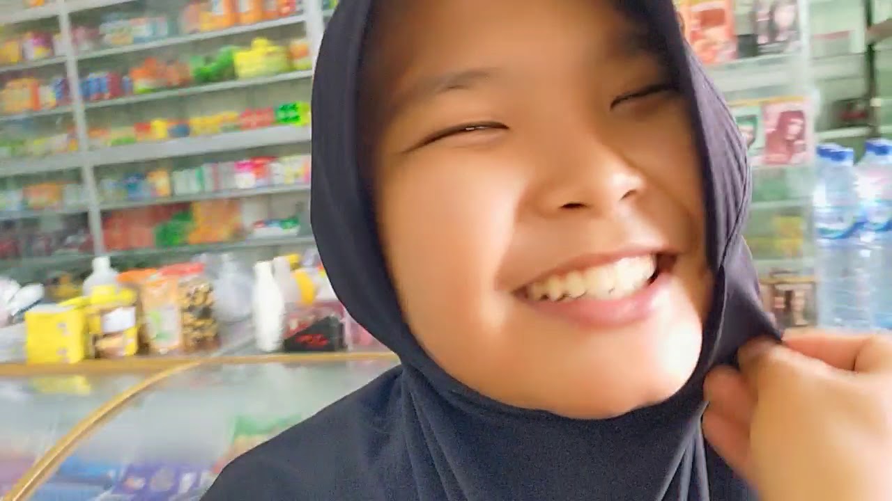Anak cowok pakai jilbab 😄😄😄😄😄