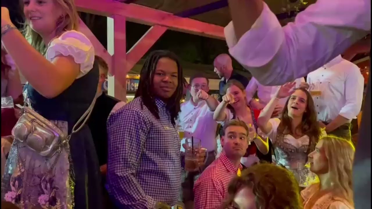 2025 | CV Tandje Minder - Ik slaap niet thuis vannacht