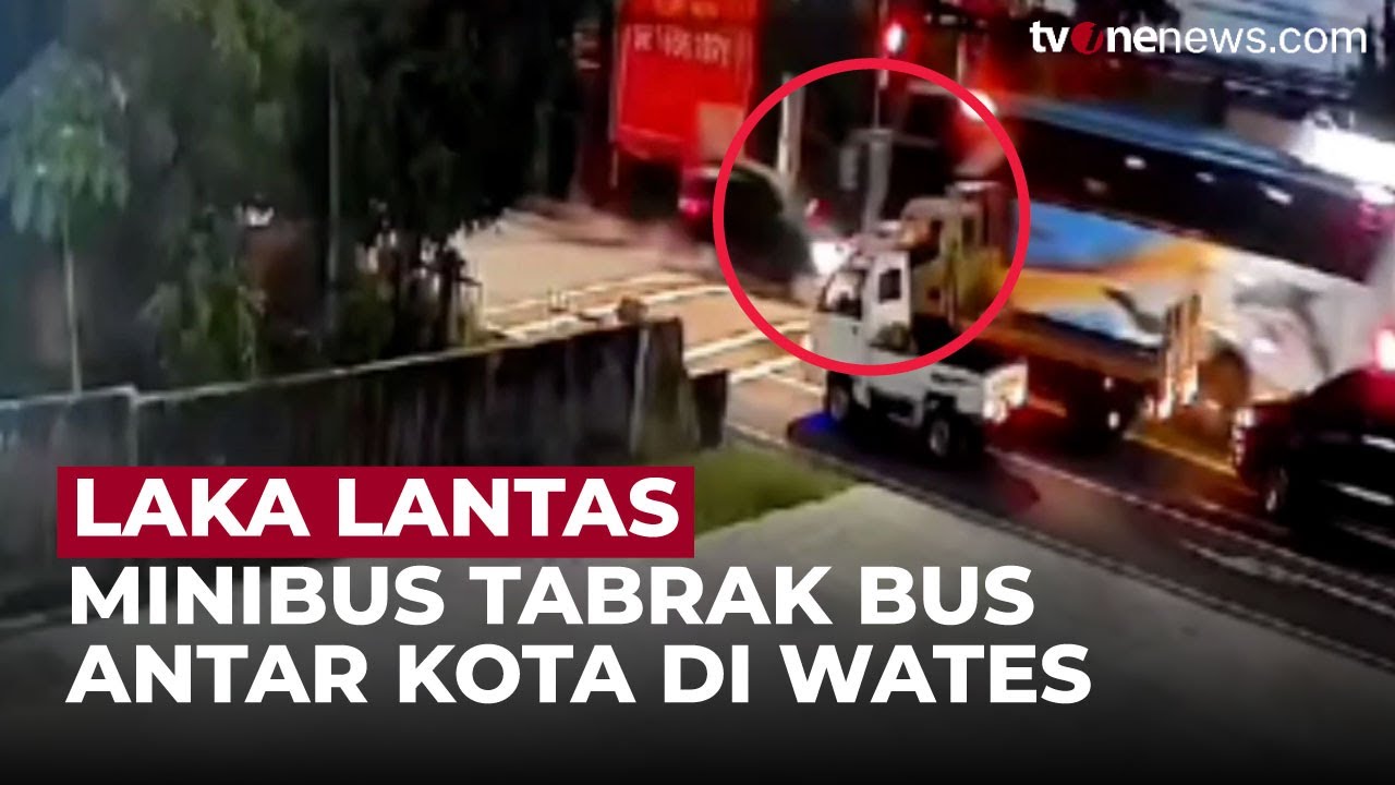 Simpang Tiga Toyan Wates Jadi Lokasi Kecelakaan Minibus vs Bus Sugeng Rahayu | OneNews Update