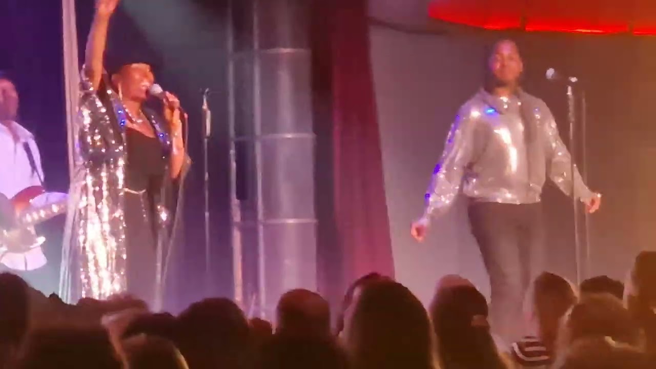 Carol Thompson Help me make it through the night Live Butlins 20 Jan 23