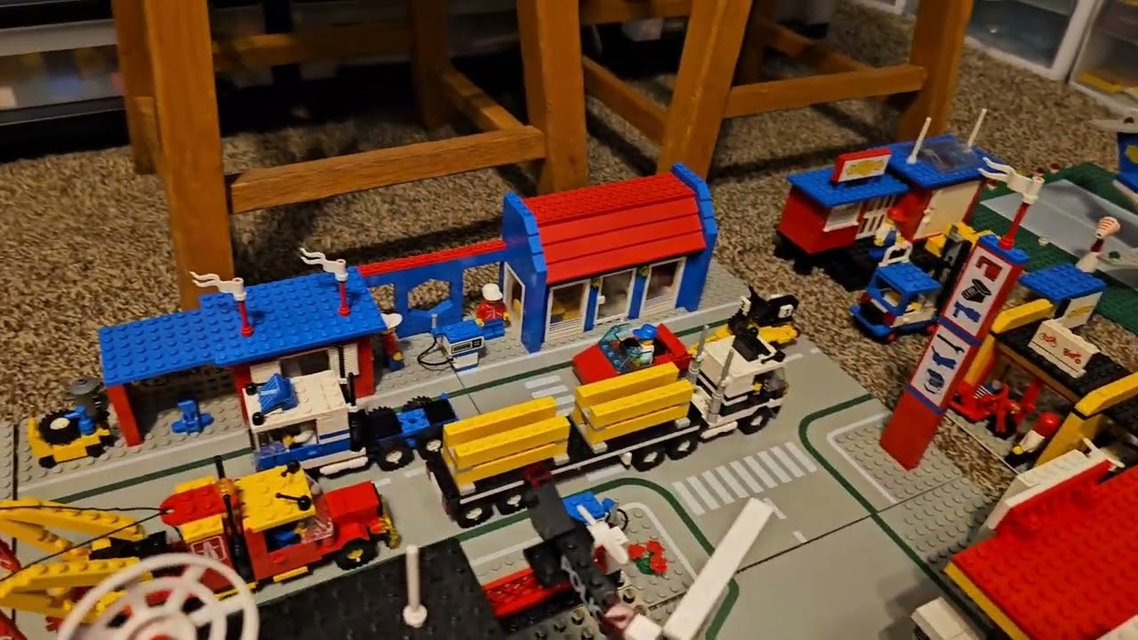 Chris's Vintage LEGO Town, Basic, and Paradisa Collection
