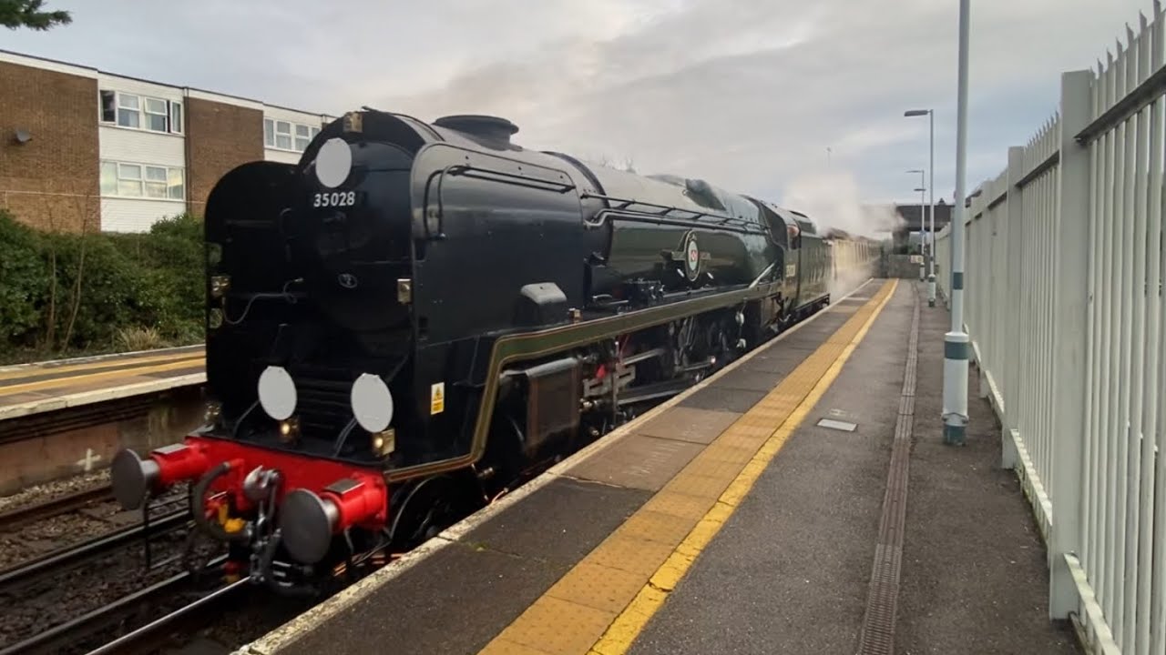 The Bath and Bristol Christmas Express Clan line 35028 14/12/24.