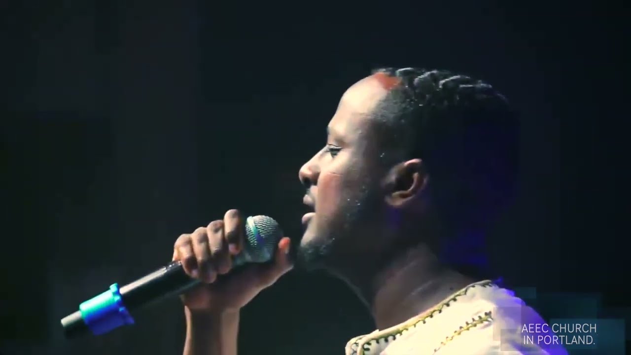 Bereket Tesfaye በረከት ተስፋዬ  live worship in AEEC CHURCH (USA)
