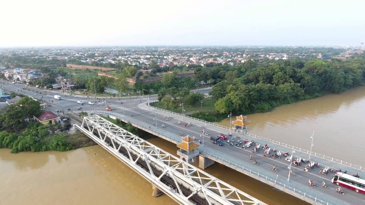[ Discovery Channel ] - Da Vien beauty bridge, Hue Ctity, Viet Nam.