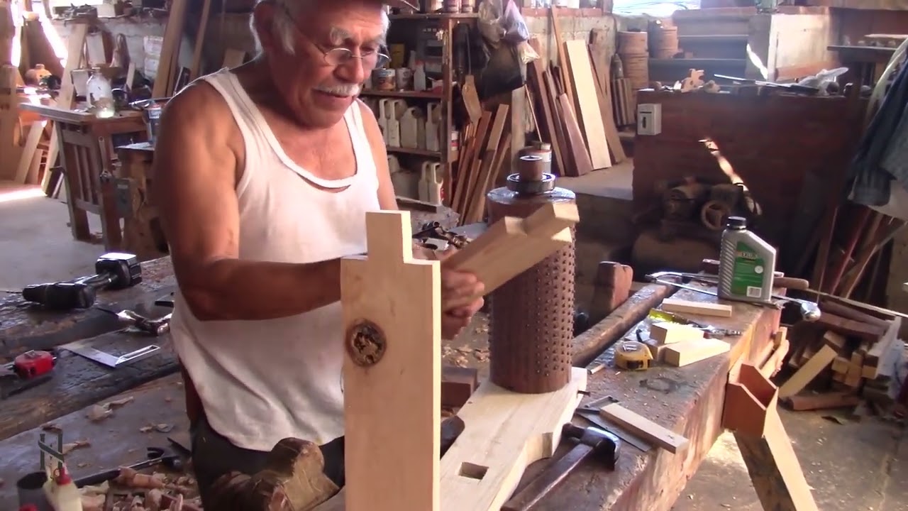 COMO LO HACEN?... UNA DESPULPADORA DE MADERA
