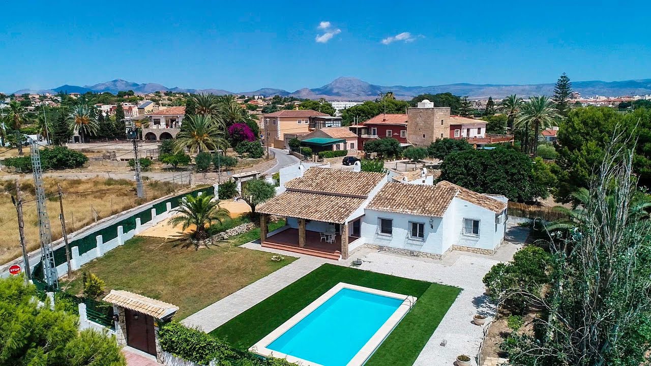 FABULOSO CHALET INDIVIDUAL EN UNA DE LAS ZONAS MAS BONITAS DE SAN JUAN DE ALICANTE…GRAN OPORTUNIDAD