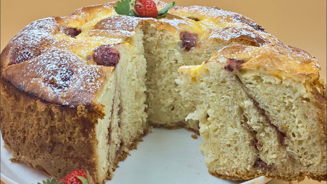 Plăcintă pufoasă cu brânză și căpșuni – Desert de casă super pufos și aromat 🍓