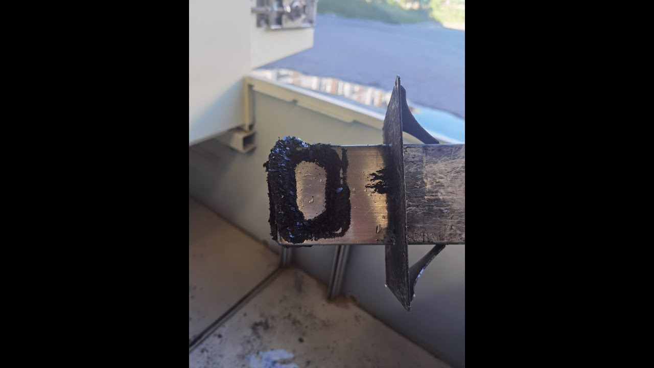 Descaling machine help to remove forging scales