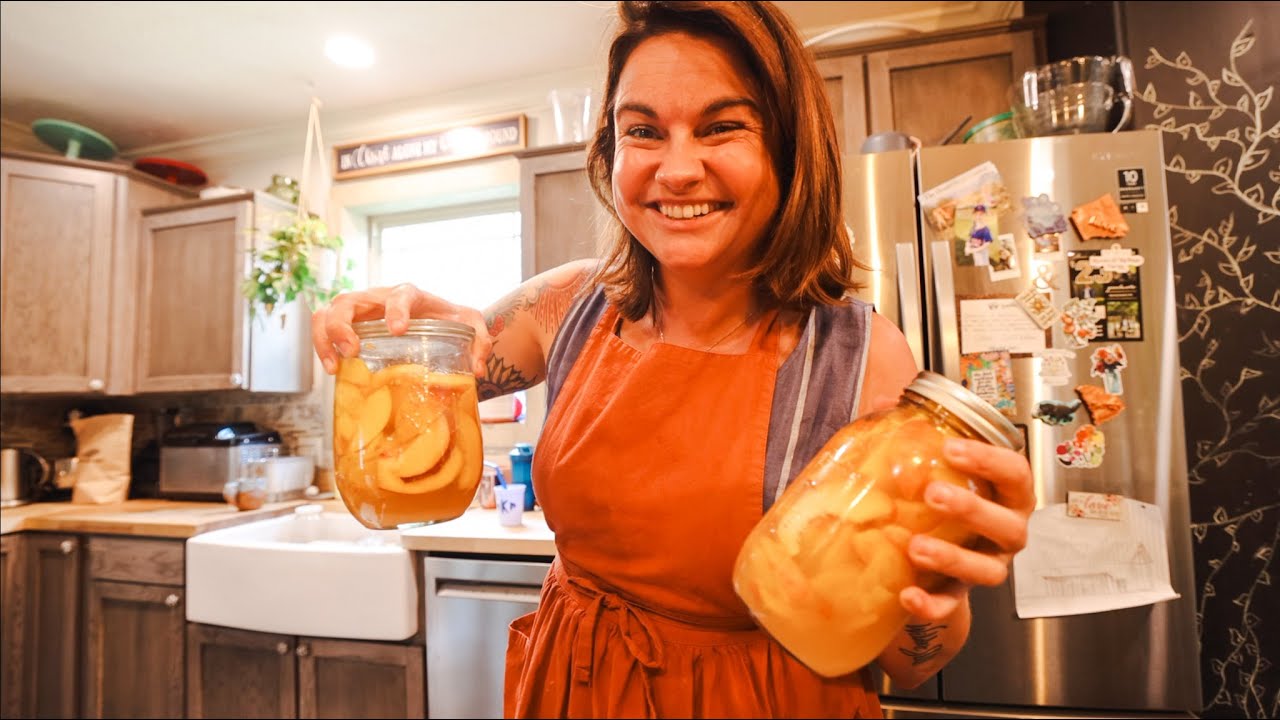 Hornworms Glow (Family time and Peach Shrub) | VLOG