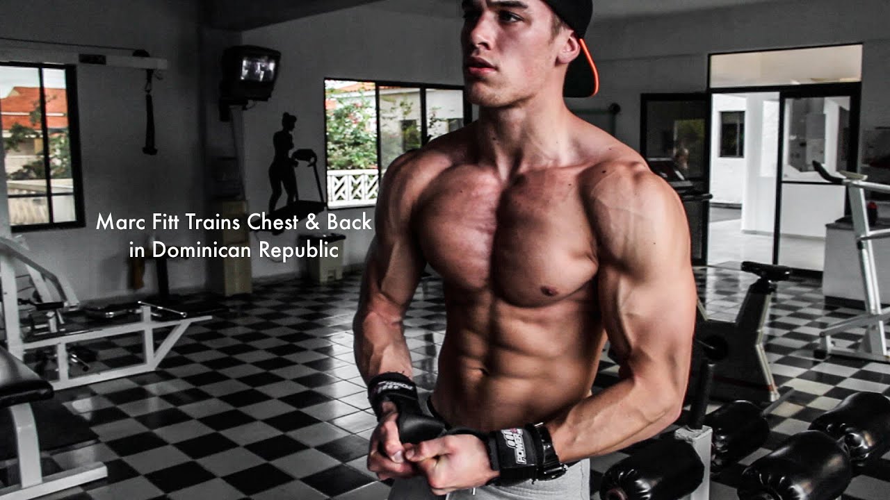 Marc Fitt Trains Chest & Back in Dominican Republic