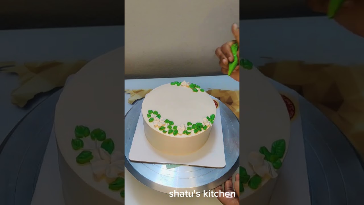 Simple birthday cake decorations 