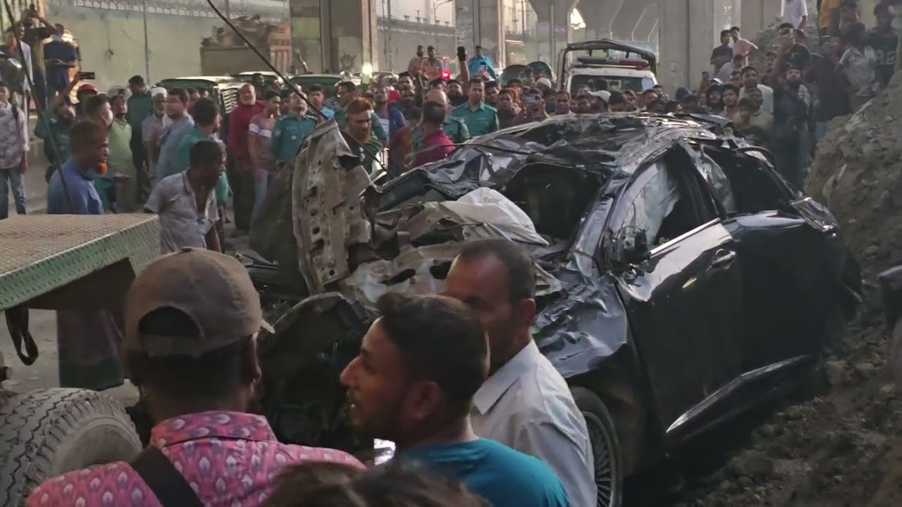Private car accident Nimtala flyover 20/11/2025