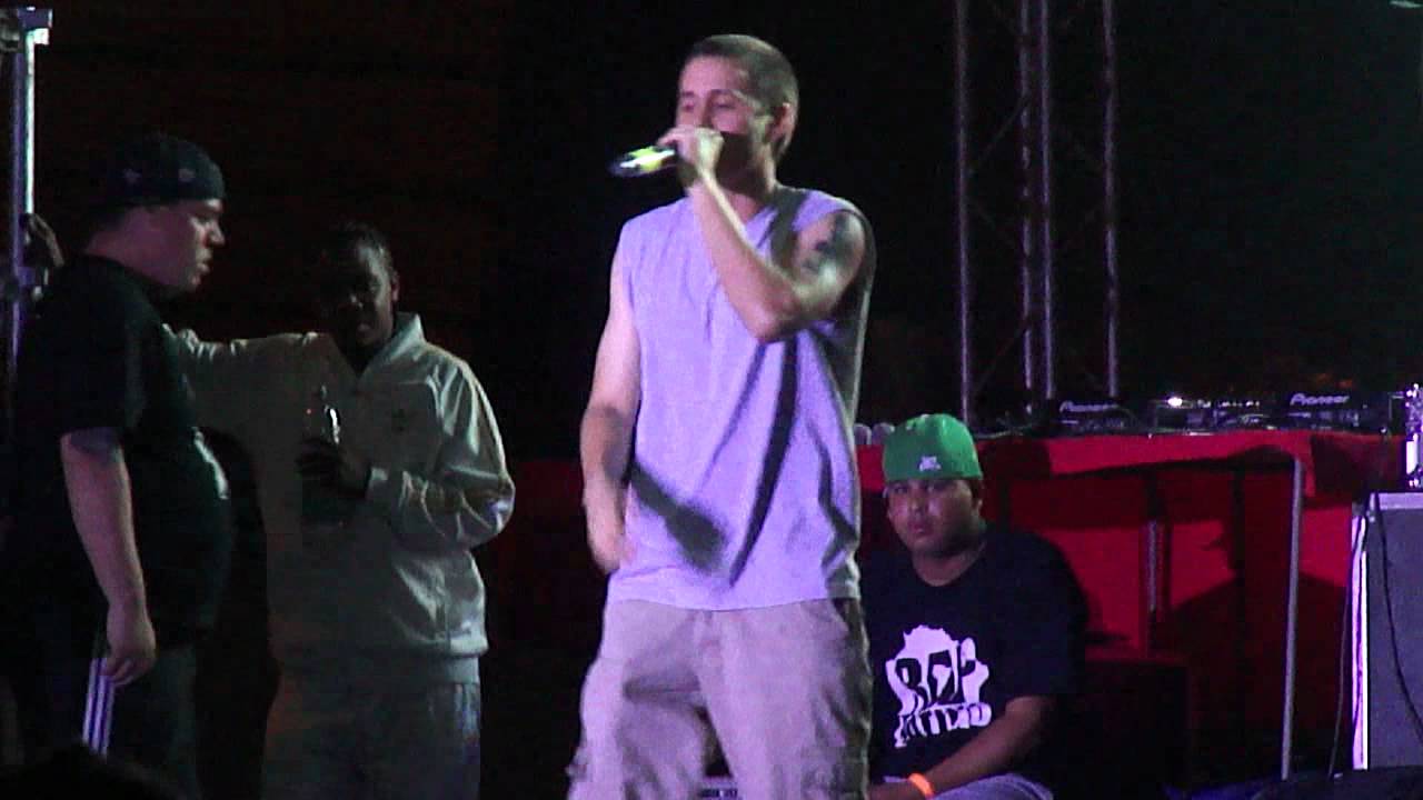 Canserbero - Introduccion (Tripolar, Unetenos) @ Rap Latino Fest 2011
