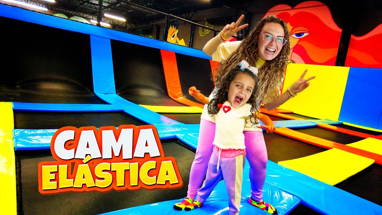 BRINCAMOS MUITO EM UM PARQUE DE CAMA ELÁSTICA GIGANTE - FAMÍLIA BELLA E LUCCA SHOW