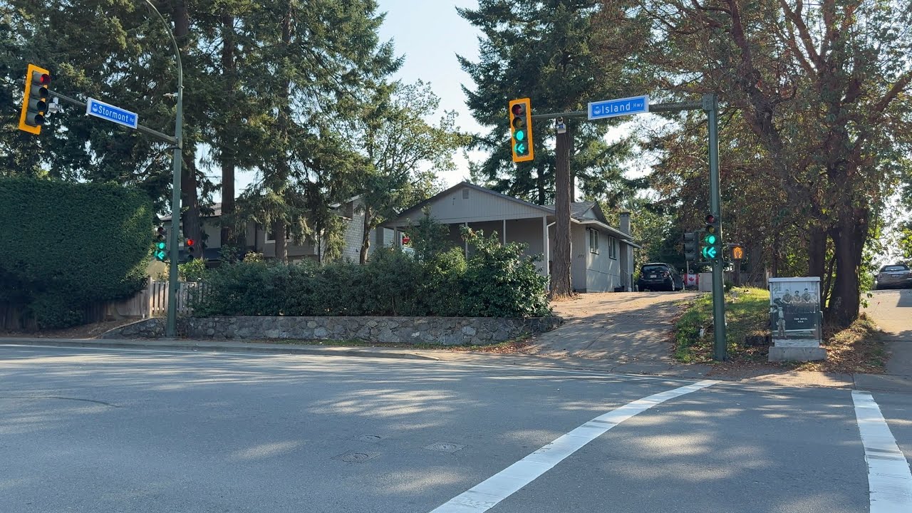 Single Section Econolite Pedestrian Signals - Island Hwy at Stormont Rd (View Royal)