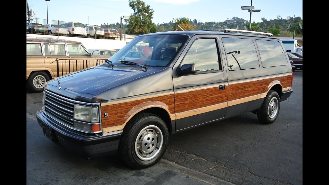 1990 Plymouth Grand Voyager Van V6 EFI Woody Woodie Estate Wagon Minivan