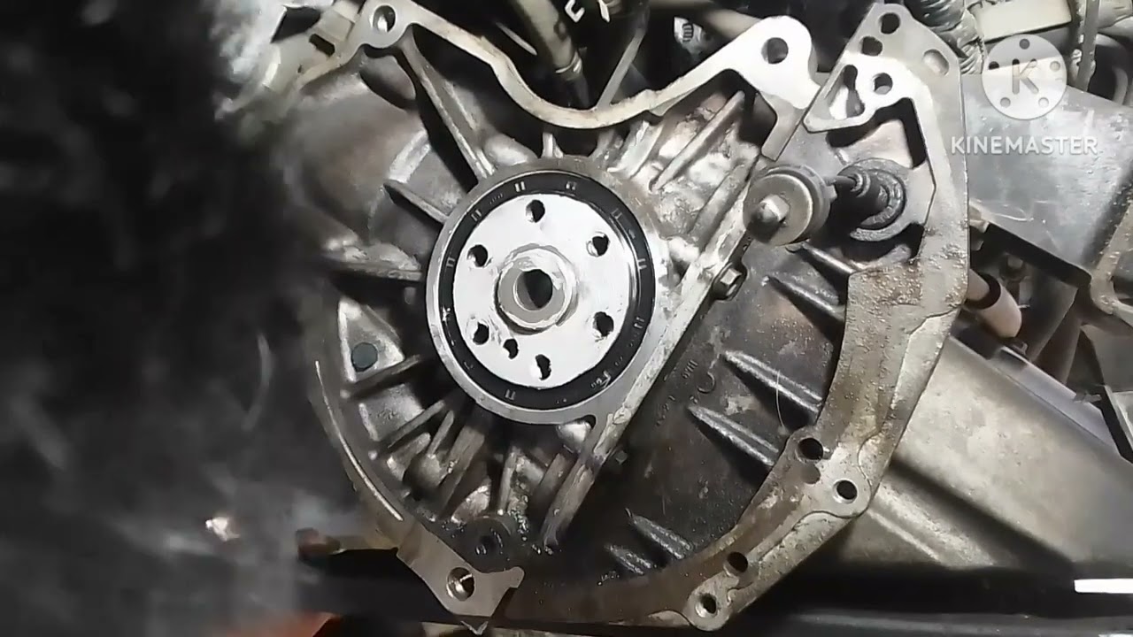 Suzuki DA64 engine rear oil seal always leak