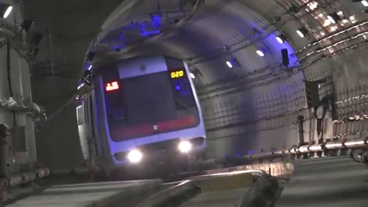 *港鐵堅尼地城站開放日 - 往堅尼地城列車駛入及駛離堅尼地城站二台 (車尾觀望、上斜)