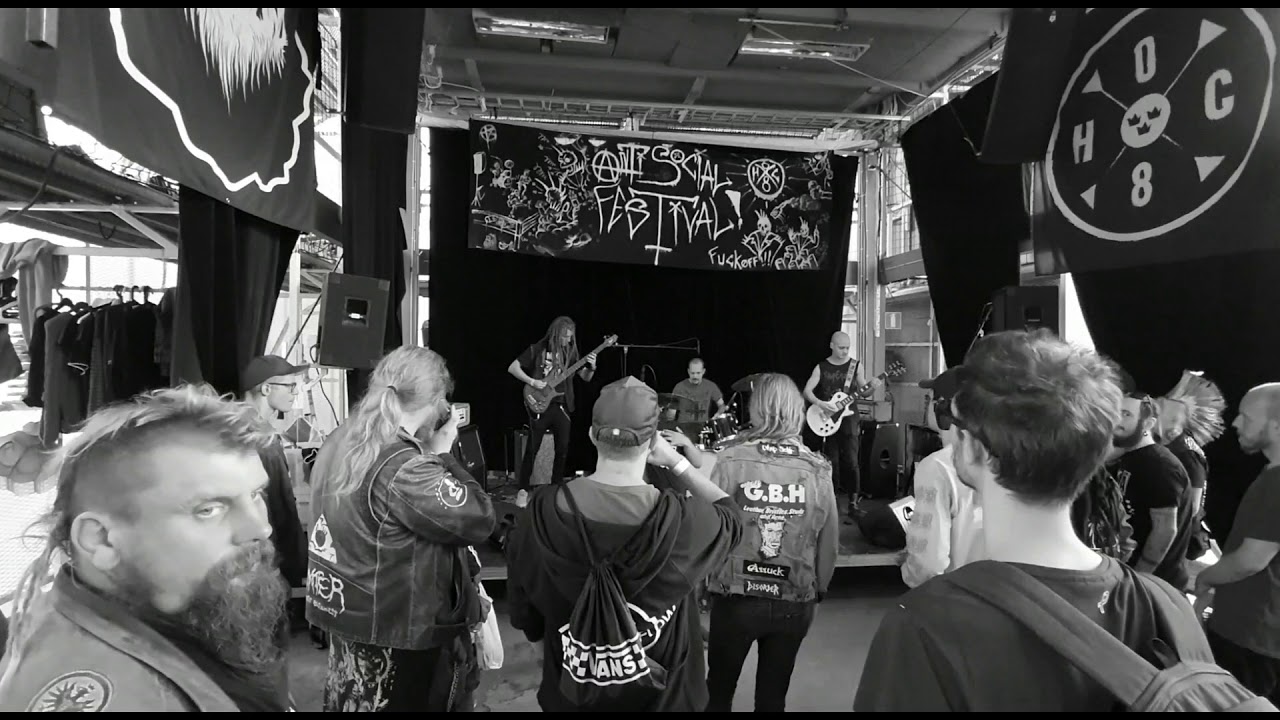 Hedniskt Avfall live i Stockholm