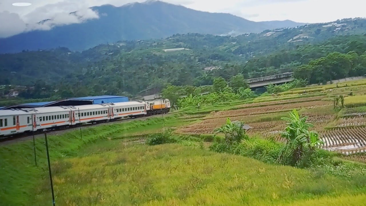KERETA SUBSIDI TERBAIK! | KA Cikuray Bandung - Jatinegara