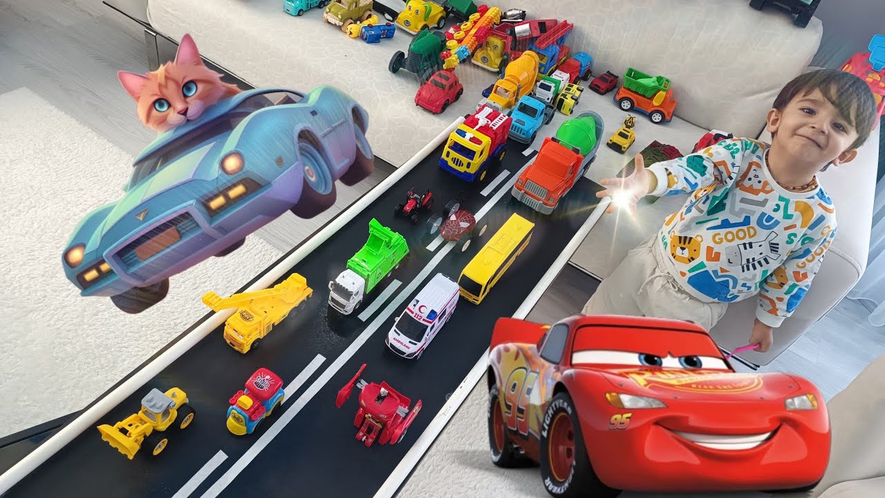 Ali yağız oyuncaklarını dev kaydıraktan kaydiriyor oyuncak arabalar roblox