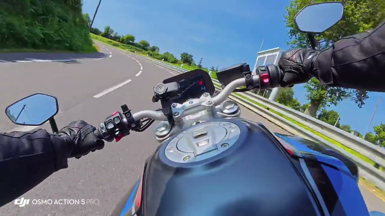 BMW F900R - Akrapovic exhaust