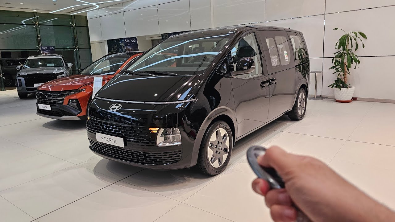 هيونداي ستاريا فئة بريمير 11 راكب 2025 من المركبات المظلومة في اسواقنا  Hyundai staria premier