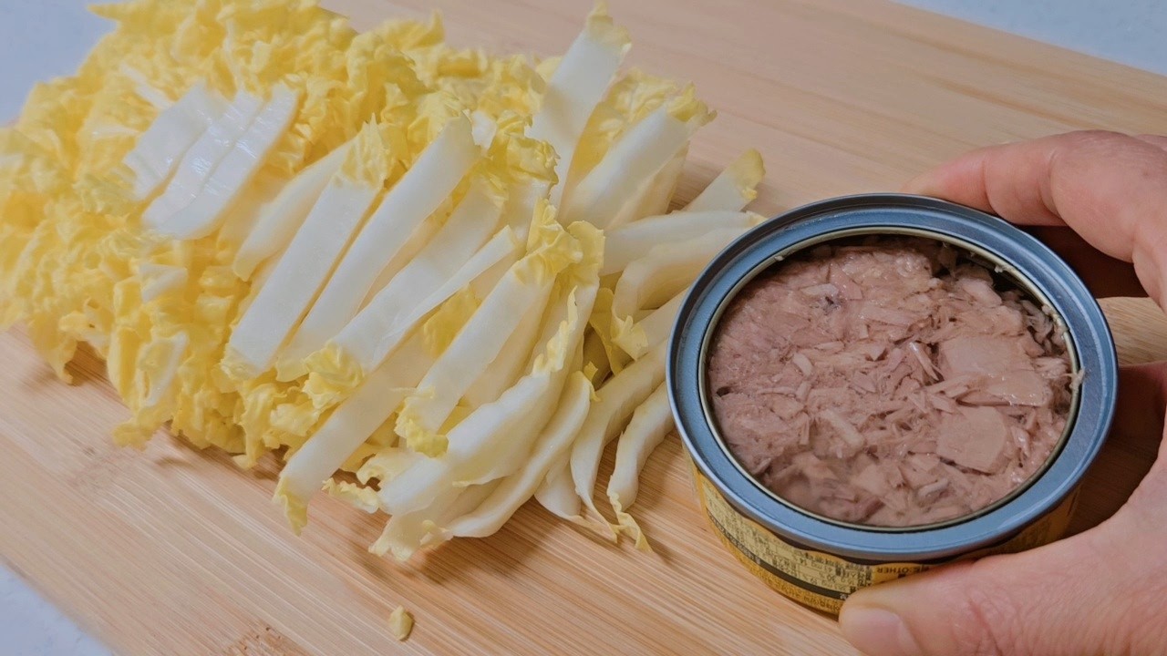 배추는 이렇게 드세요!! 속도 편안하고 배추 한통 순삭해요 (ft. 배추 참치 샐러드, 참치 배추전)