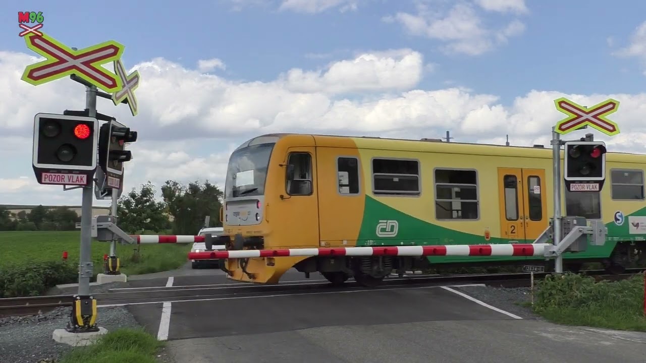 Železniční přejezd Pučery [P5915] - 15.7.2022 / Czech railroad crossing