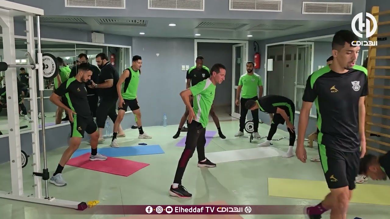 شاهد ... التدريبات الصباحية لفريق شباب قسنطينة بمقر إقامتهم في تونس