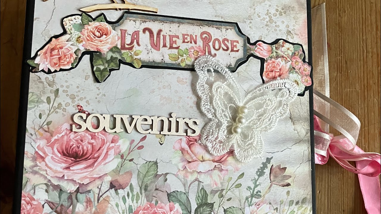 album scrap avec la collection #stamperia house of roses Merci à @michelefieu7366 pour l’inspiration
