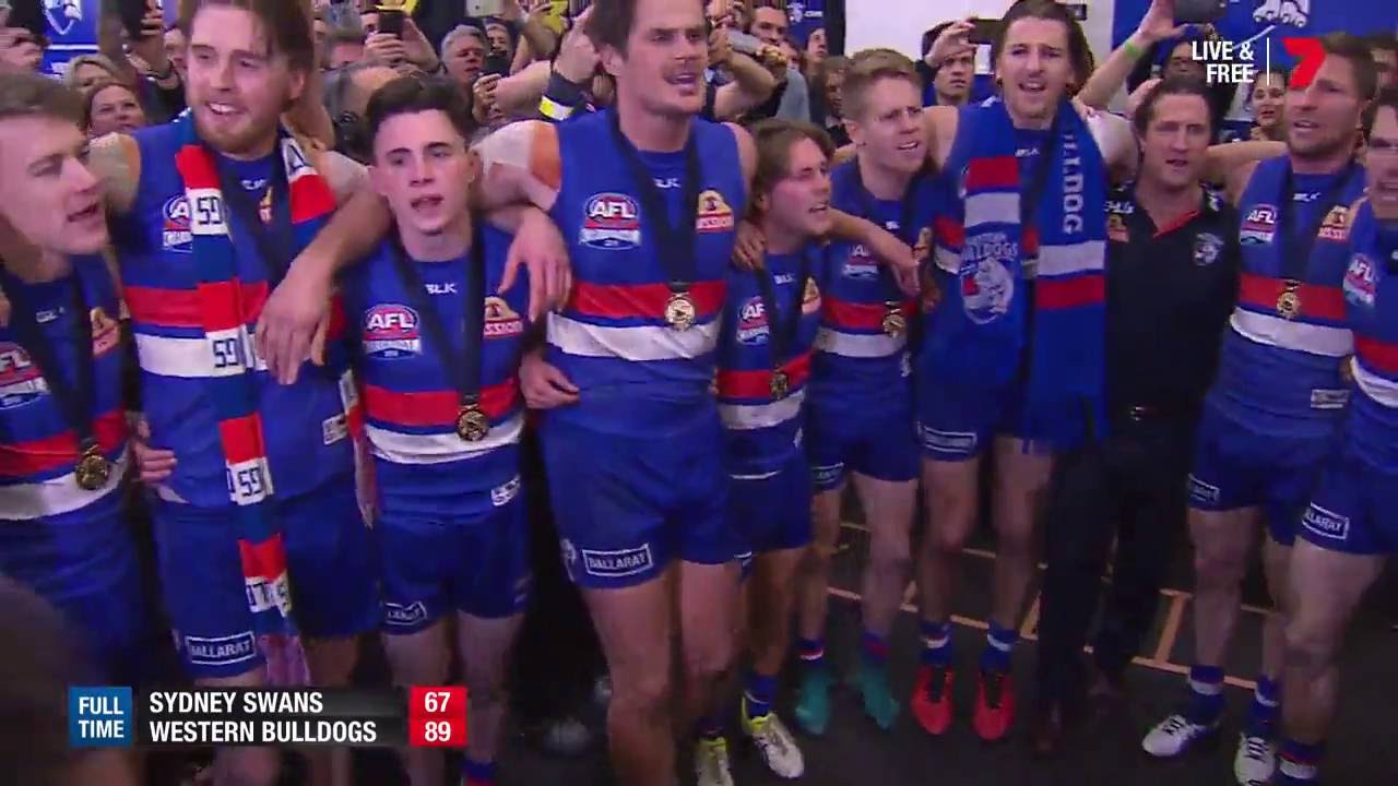 Western Bulldogs Sing Club Song - 2016 AFL Grand Final