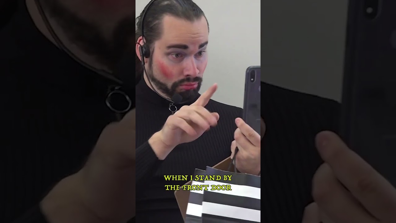 Сотрудник Sephora