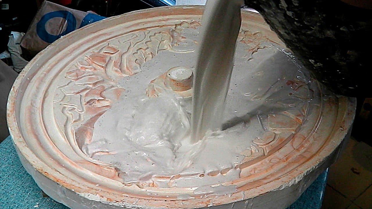 Plaster casting a ceiling rose / medallion, DIY without expensive casting products